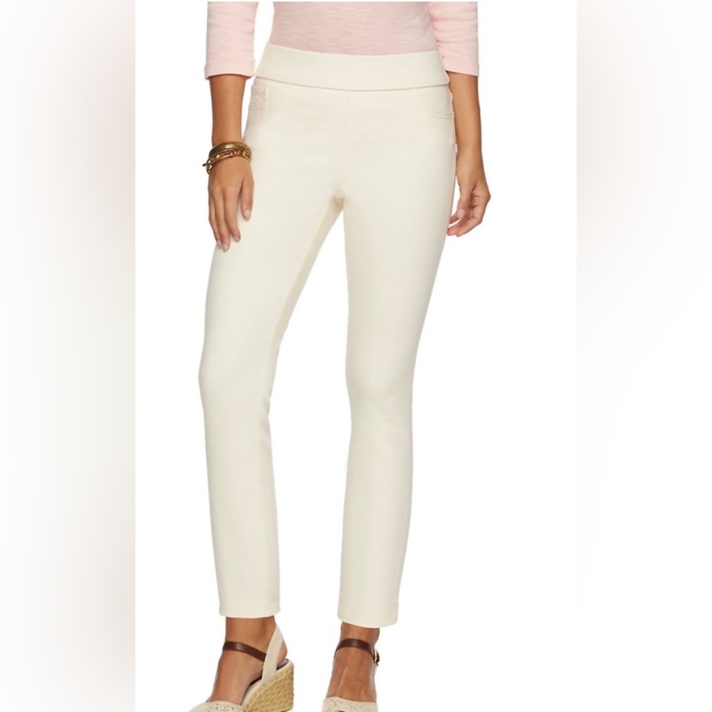 Chaps women’s white, slimming fit pants